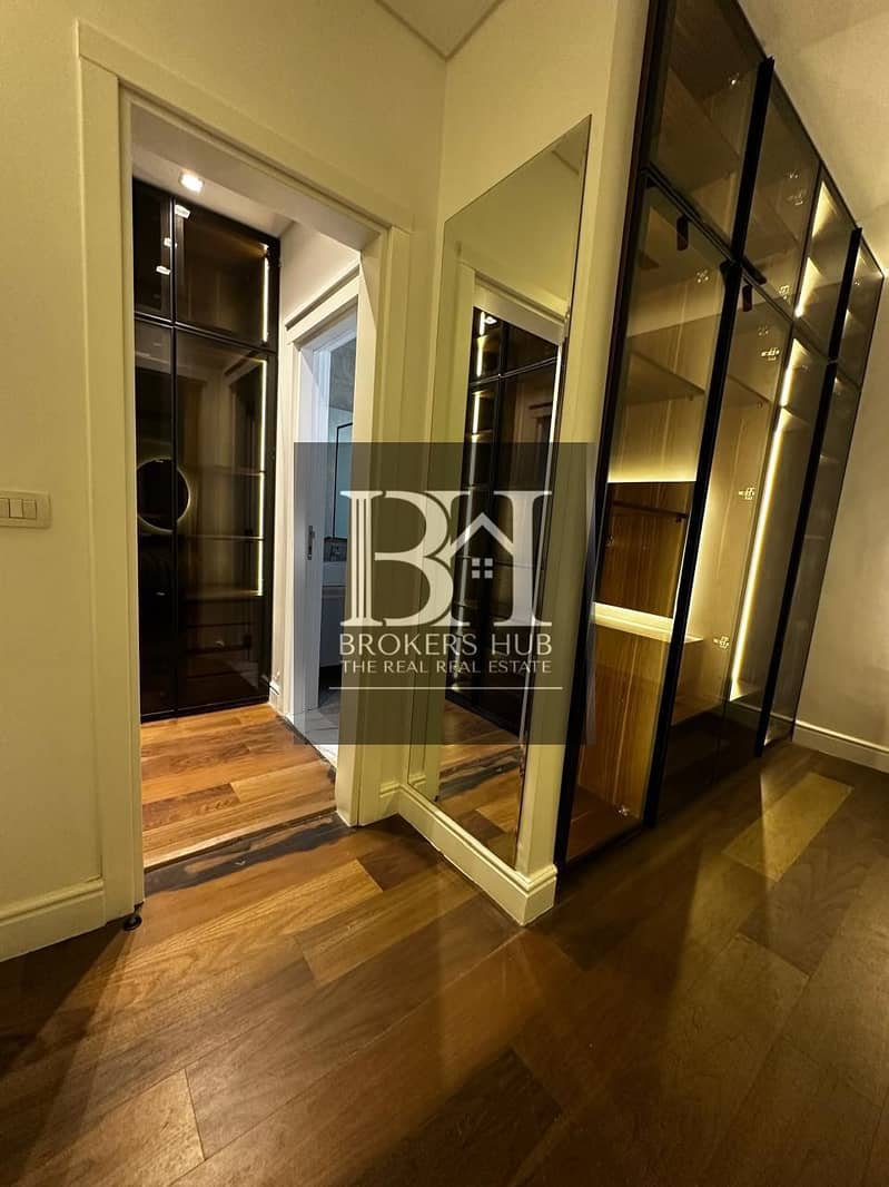 32 fbefd136-ed87-4ac8-a228-09b27b1783b0. jpeg