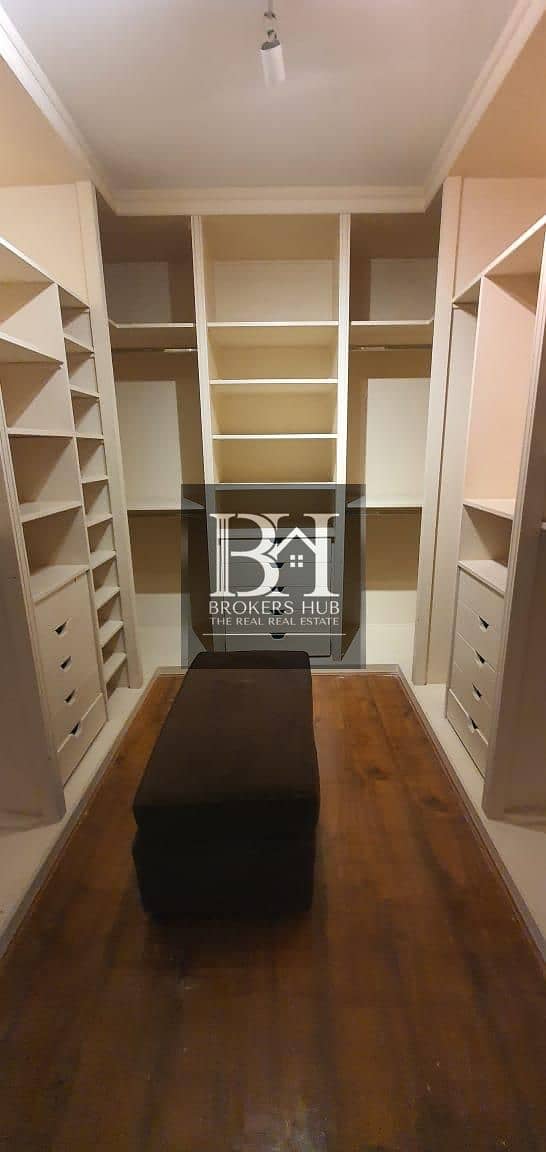 4 5c7838cc-68b0-42f4-9b31-c5ddd0bb00f5. jpeg