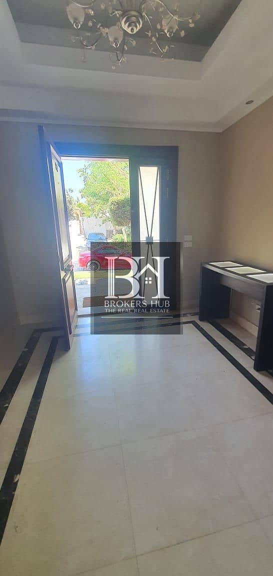 12 418b87e9-8343-4040-99fc-d65d15243a32. jpeg