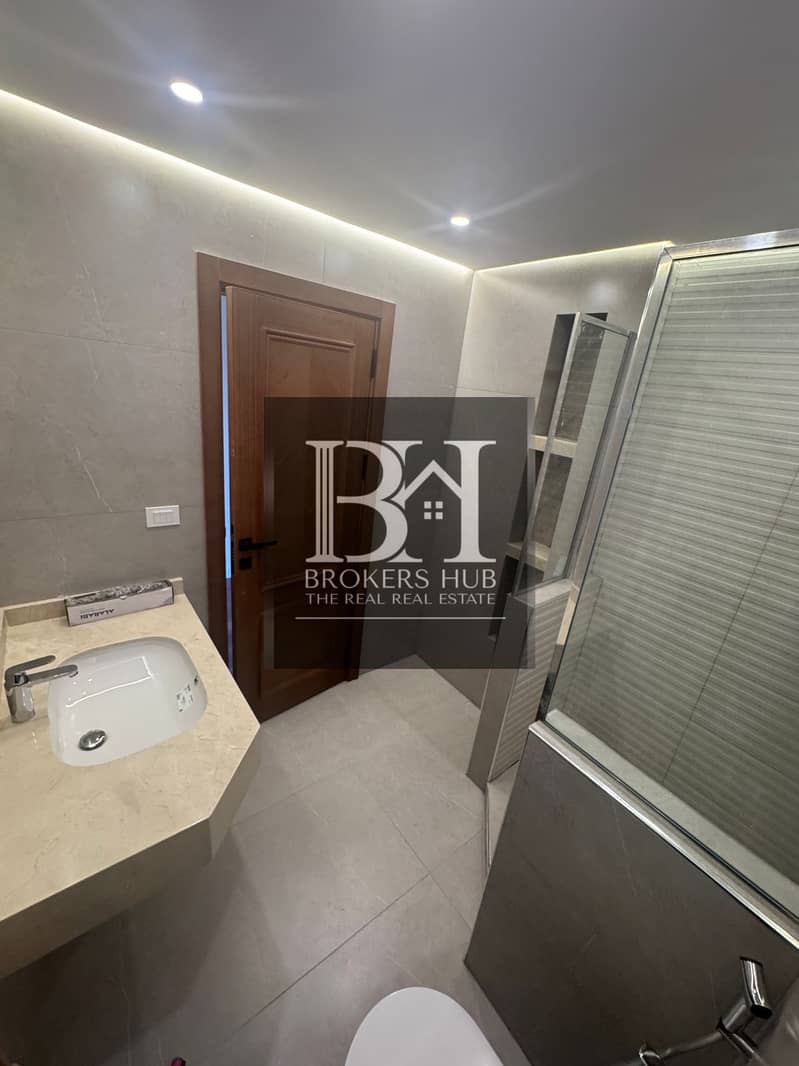 5 7e7386fc-7a97-41df-9372-48f0e5aff527. jpeg