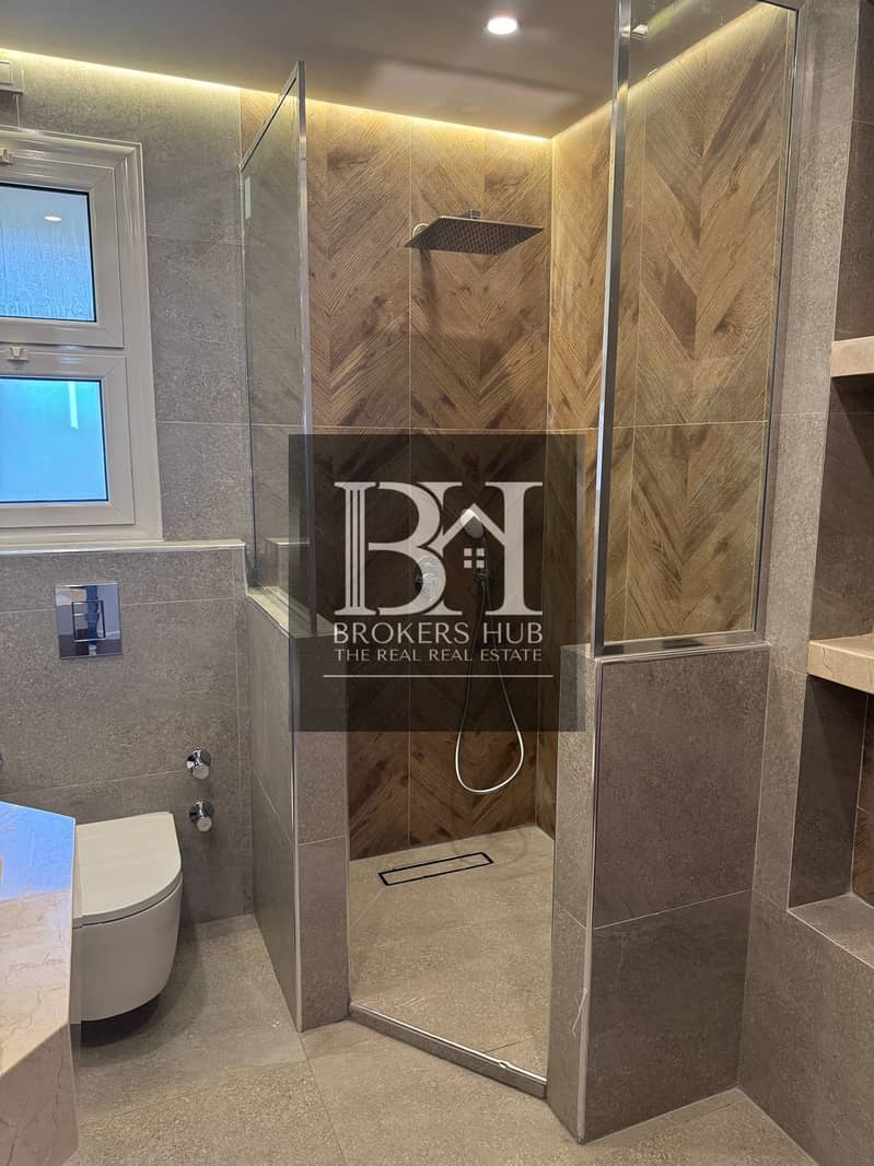 11 684fa8e5-7469-436a-84ae-75f2f92d09eb. jpeg