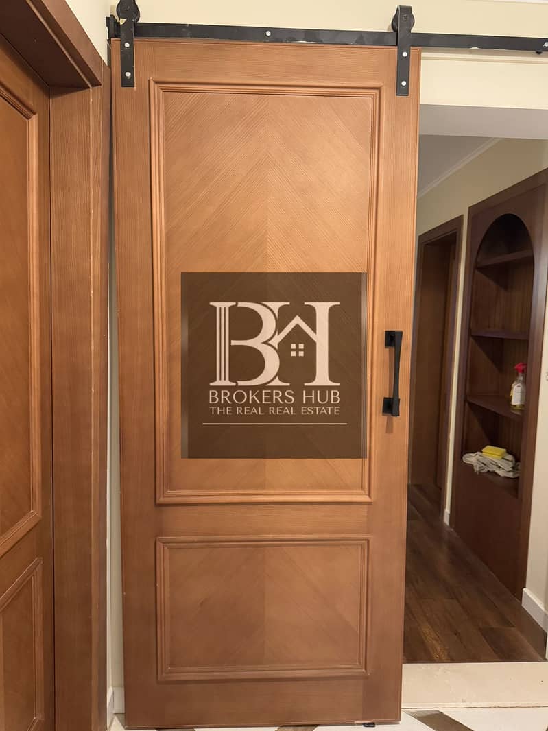 12 365512d3-e7f4-46d4-9485-8034cf2bea2c. jpeg