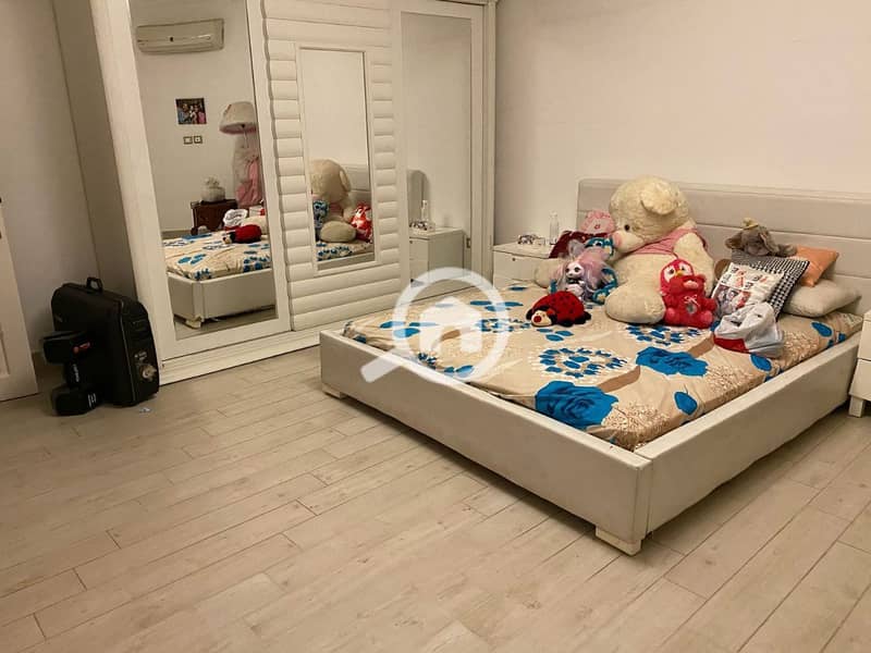 4 photo_5839211869929934010_y. jpg