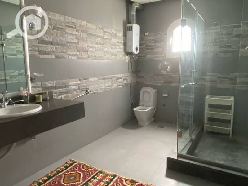 9 photo_5839211869929934004_y. jpg