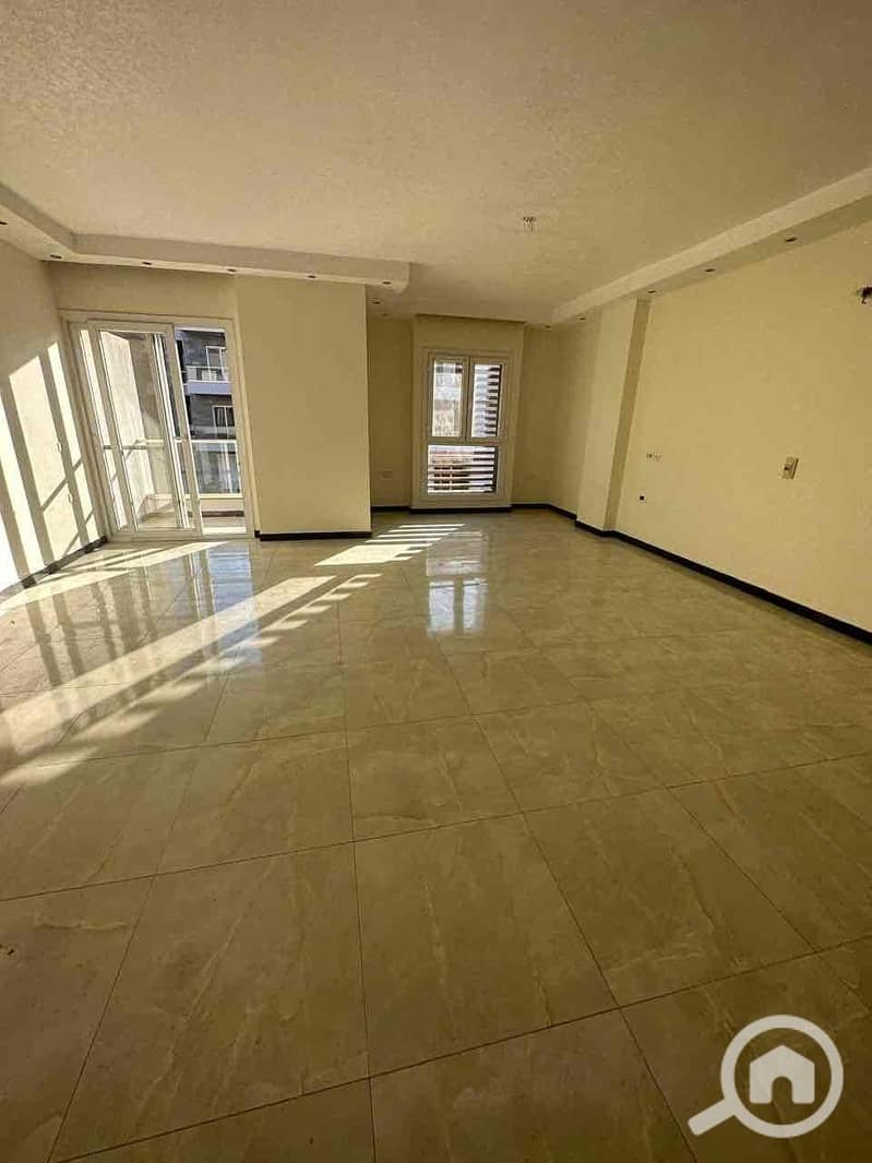 3 785c64c5-3184-428f-b977-fa851ea32bba. jpg