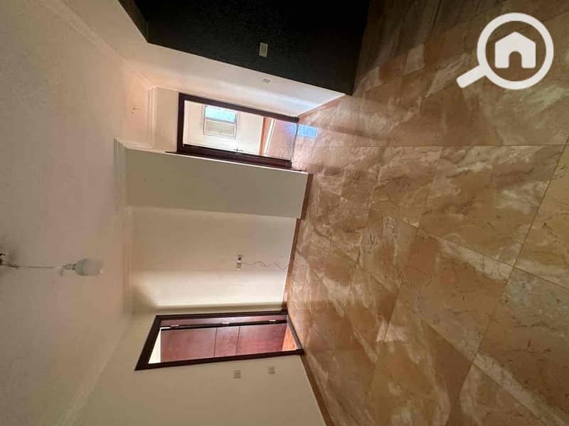 10 b2b31754-22b7-4f04-96f1-844129eeab4c. jpg