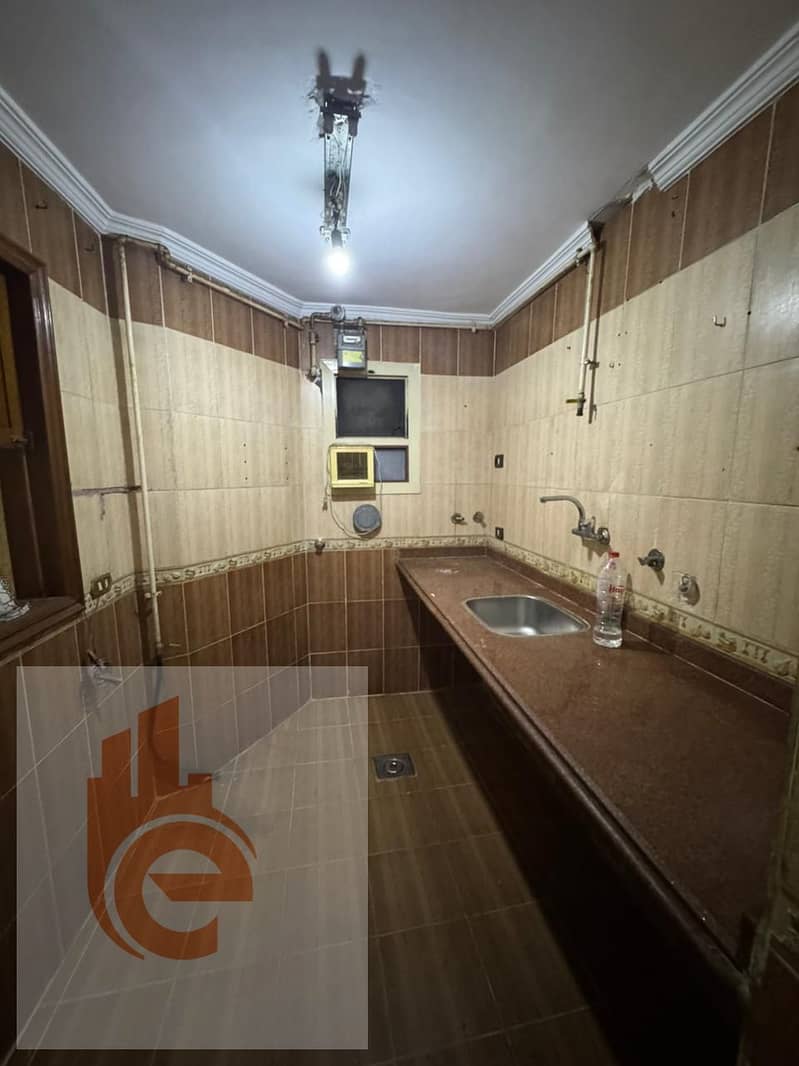 7 7e8b8c24-18e0-45e8-b0f2-9ebfc52e82a5. jpg