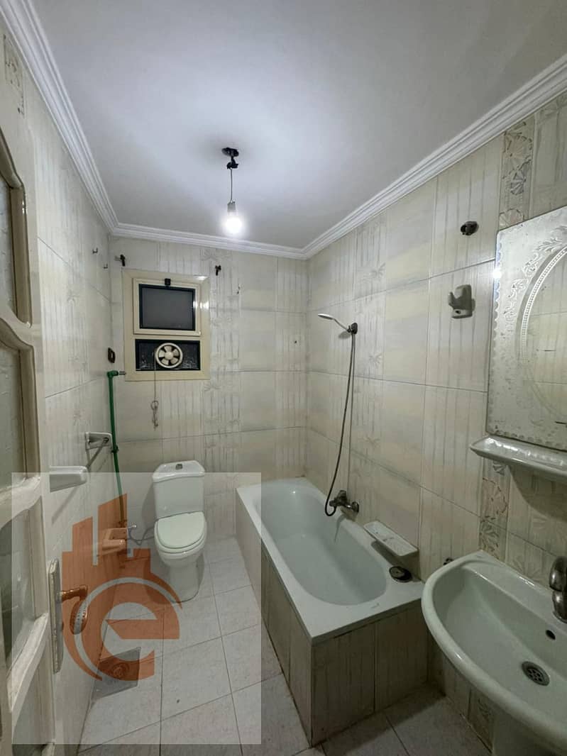 8 baf582d8-7d74-42a3-a01e-b5631b0eb196. jpg