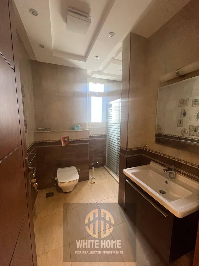 10 0e77906d-e97c-452f-918f-07bb1ada1ad0. jpeg