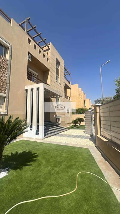 9 Bedroom Villa for Sale in Sheikh Zayed, Giza - 080bfb38-d7ed-4f60-821c-7a25c8bb0823. jpg