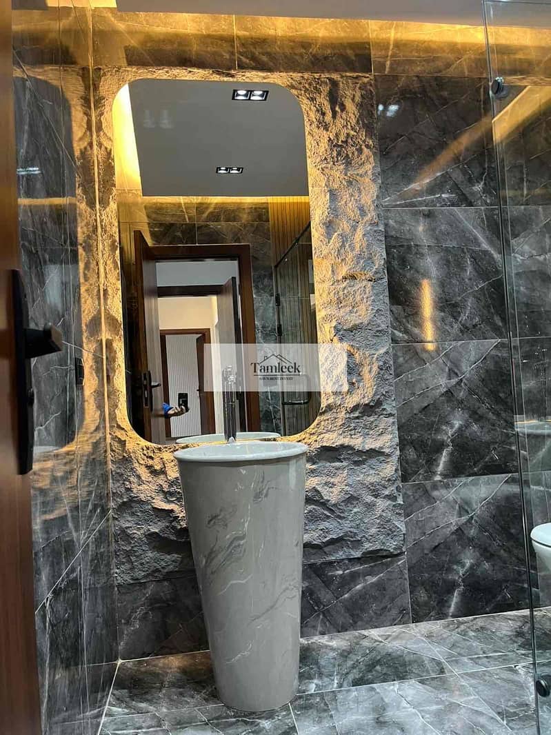 5 272393a3-27fe-4780-aacf-7489835446b8. jpg