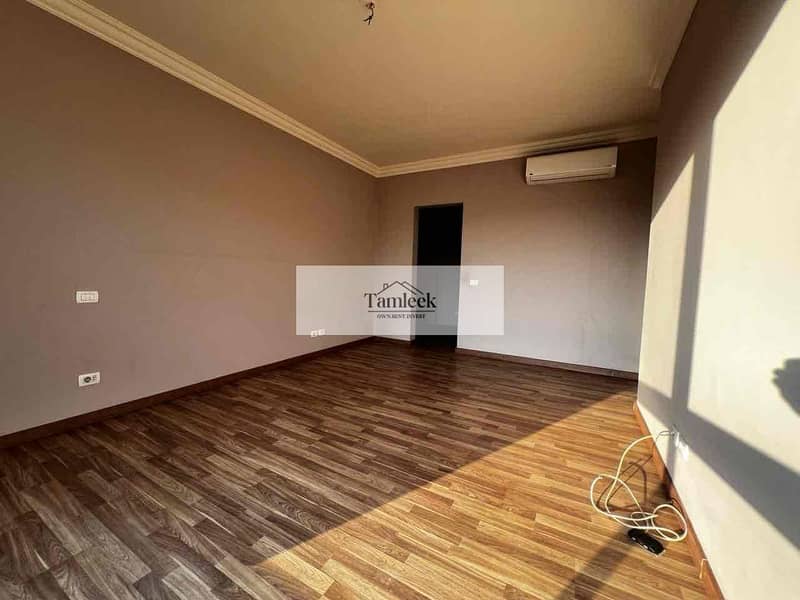 3 8b35ad7b-5898-46a2-9a7e-a179a45b2e55. jpg