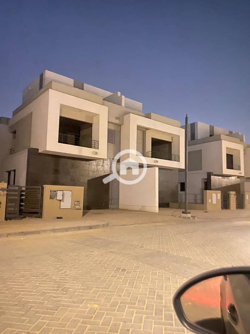 8 f1e0fddb-24a9-49ee-ae99-a1956912f930. jpg