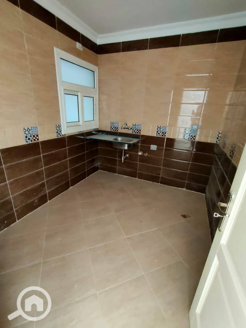 8 cbdb7ab3-272d-49f6-a607-b0b4cffeaa46. jpg