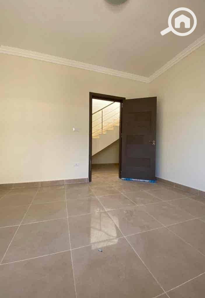 7 a4981a33-5491-4c74-a138-97cf17c4d6e1. jpg