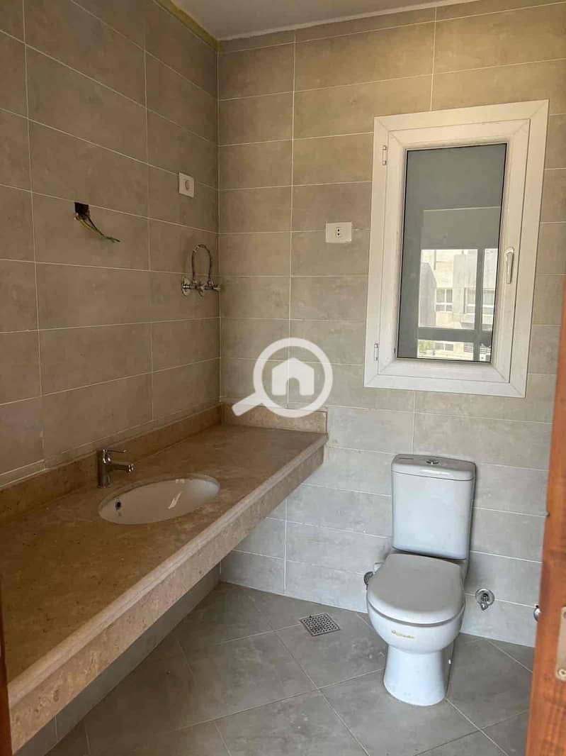 2 14e3201c-2868-4614-8e8d-ac4451e8ac79. jpg