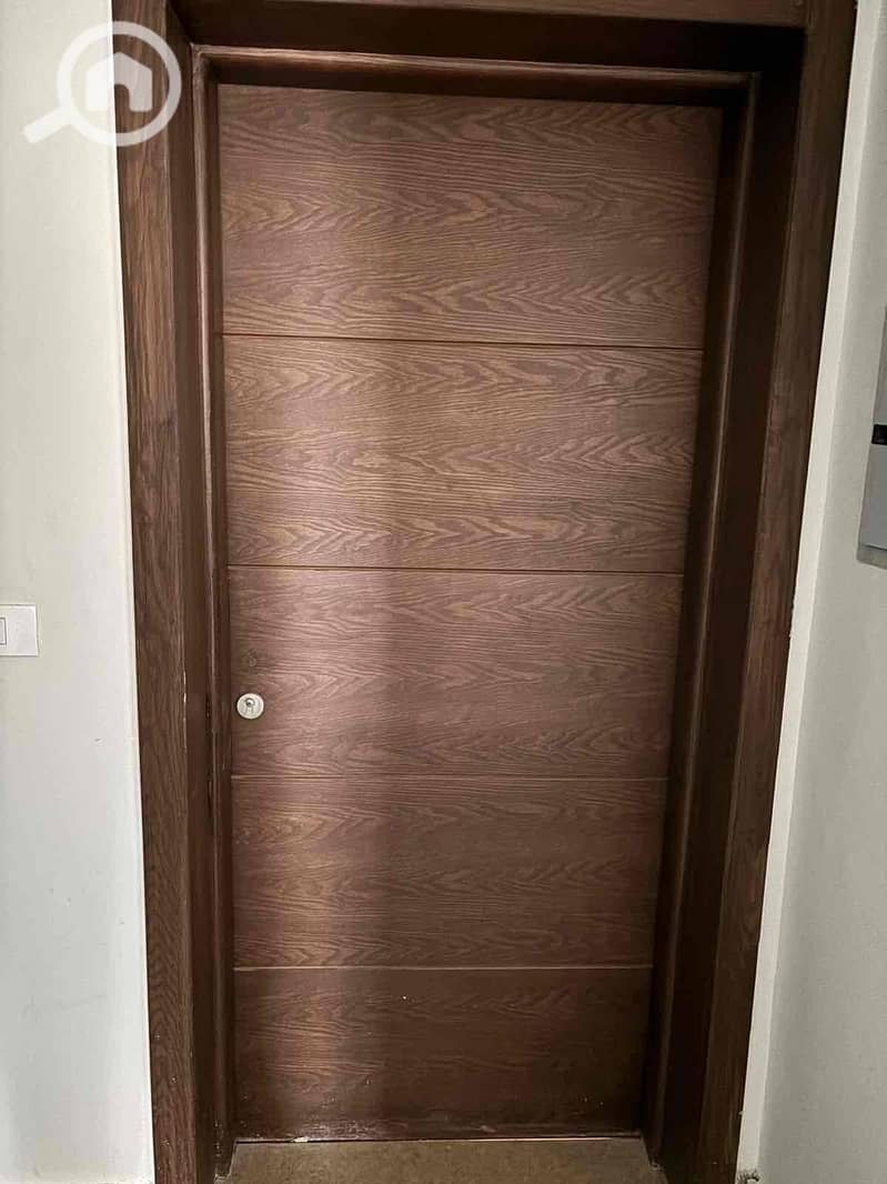 4 83af7cc0-48fe-493f-bd62-e4c3e03f8ffe. jpg