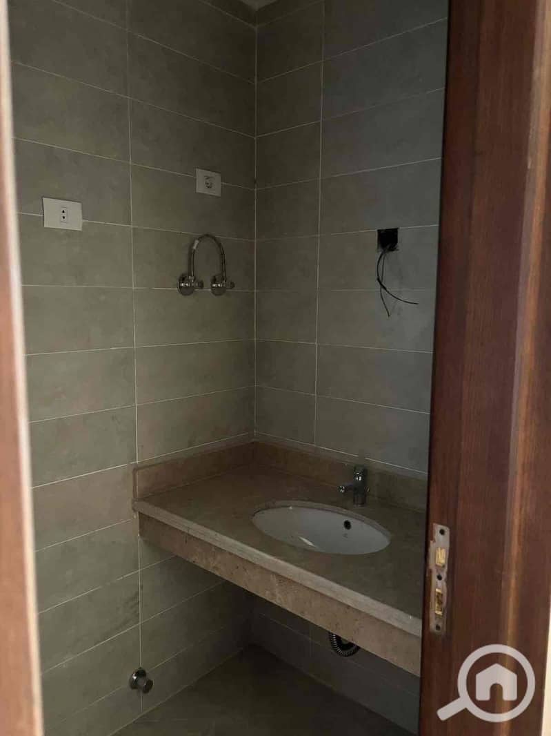 6 8f752e41-91f4-4e74-9c49-bfa7484243a6. jpg