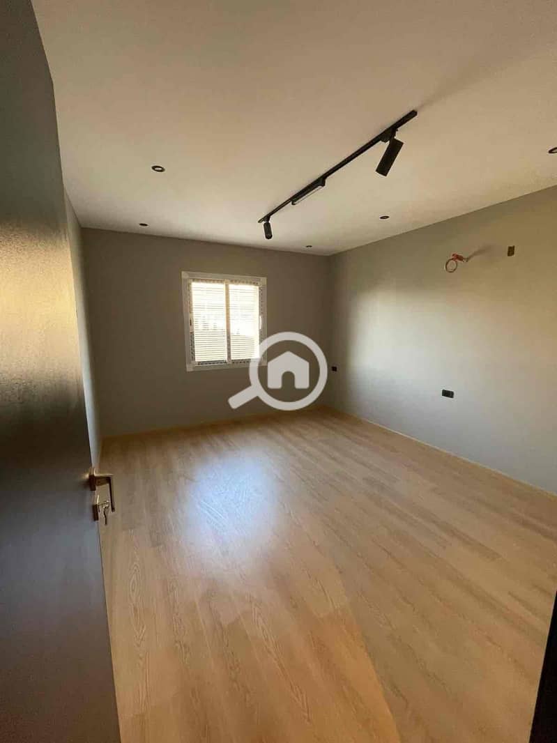 5 bbd83df0-d220-4d6d-b2f8-4cf6ebf2dd0e. jpg