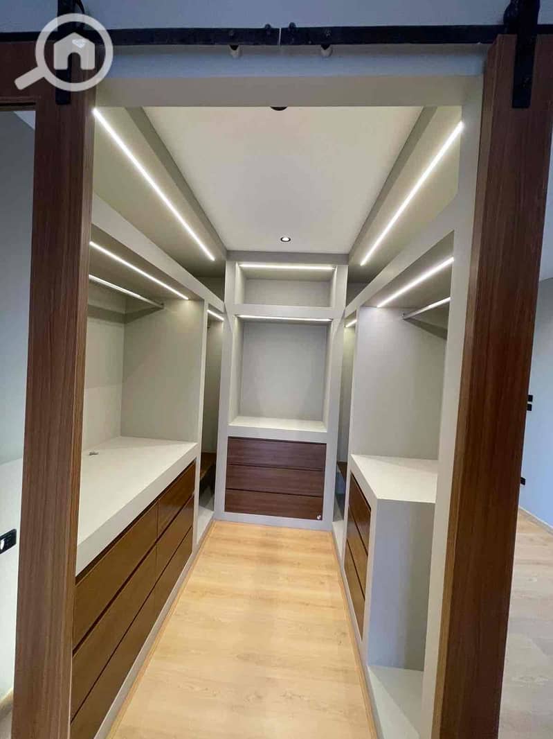 6 52752296-337c-4ba0-a0c0-bb8b60e501df. jpg