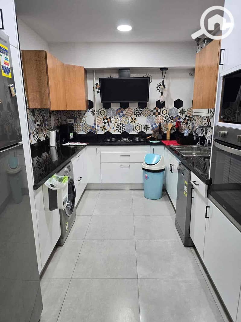 6 322f3cf9-39e8-485f-999e-724566f6a98b. jpg