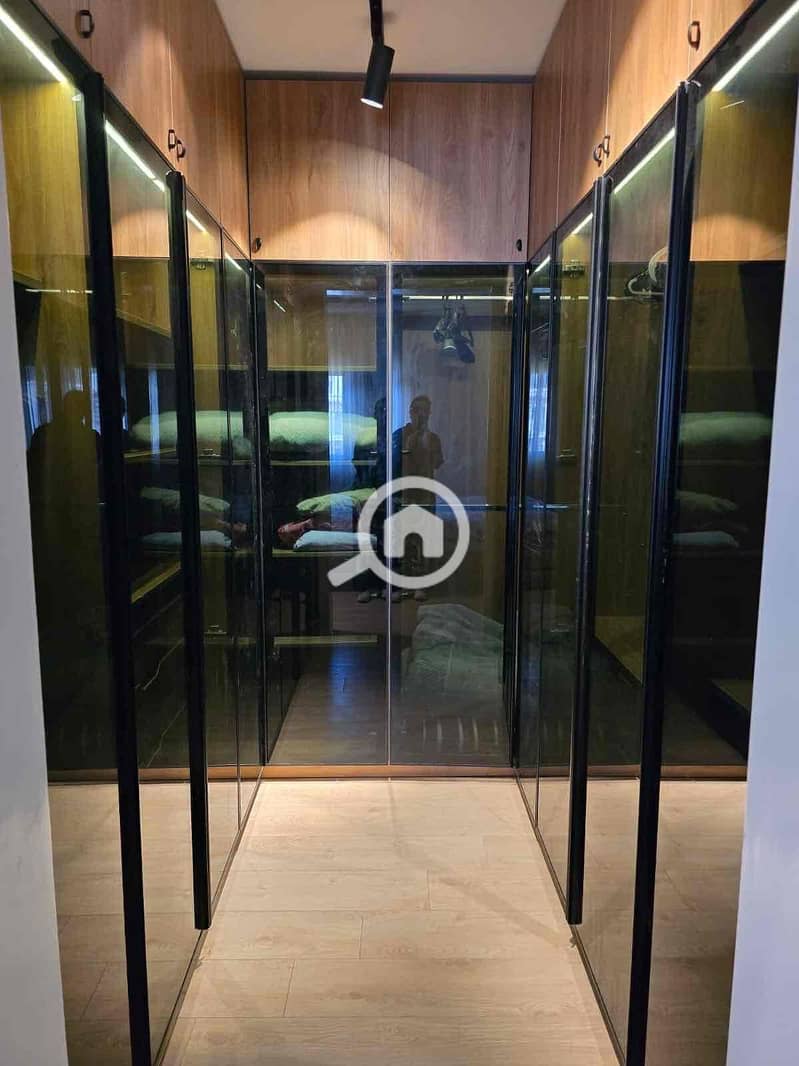 10 44f54216-2816-4dd0-96ef-ac218b91cfa0. jpg