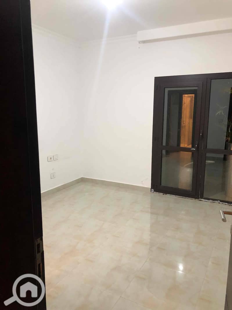 10 740de4fd-5bf4-427b-a7c5-97c48d2392fb. jpg