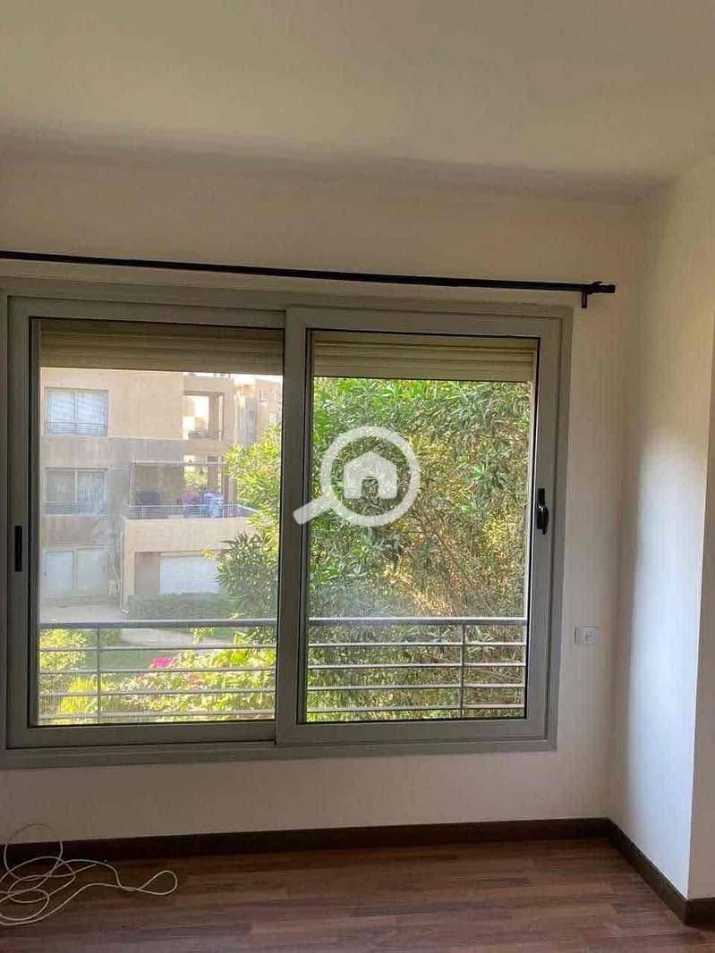 4 8264777d-38a9-4b75-9587-26d73091f5d0. jpg