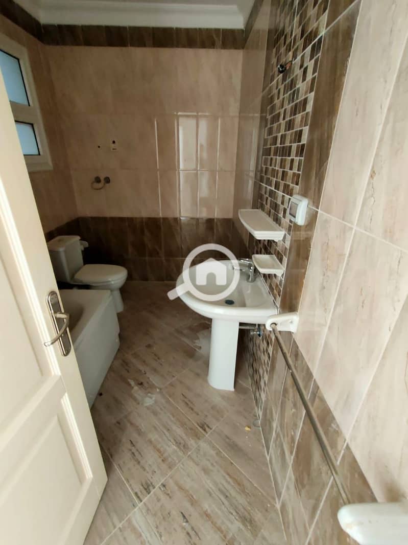 8 43691e15-d572-40e4-a907-19d71f5a4ef1. jpg