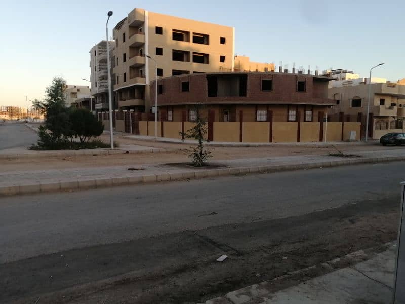 للبيع فيلا في منطقة رجال الأعمال (أسيوط الجديدة)