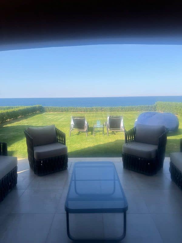 فيلا صف اول علي البحر العين السخنه