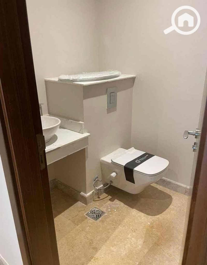 9 36bd6e54-e418-4afc-93fb-ba96f4eb590f. jpg