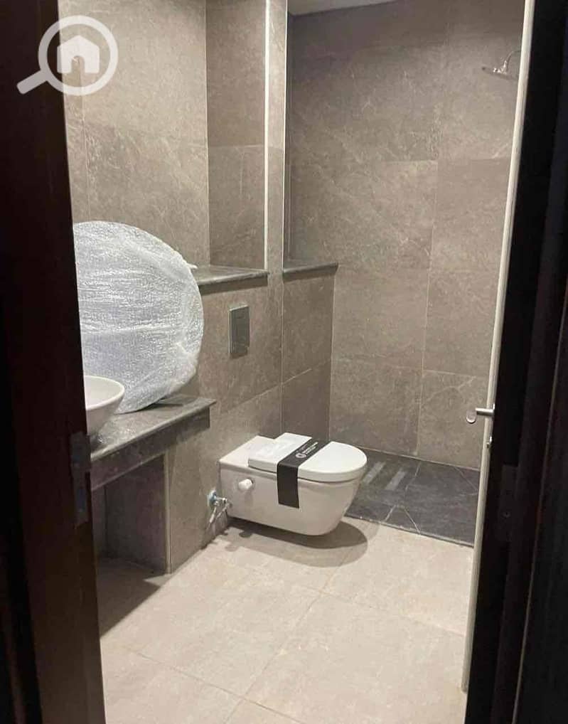 10 ac060a8f-a6a6-4530-afef-243169650682. jpg