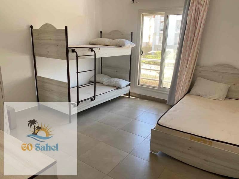 11 0e285c1c-f1e0-430c-ac41-8cfca4c43e2c. jpg