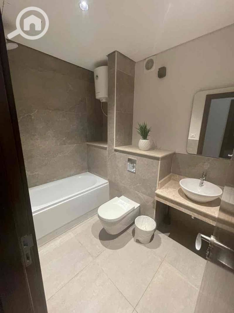 8 409081AF-A34D-4A5C-9E26-B588150DD9AB. jpg