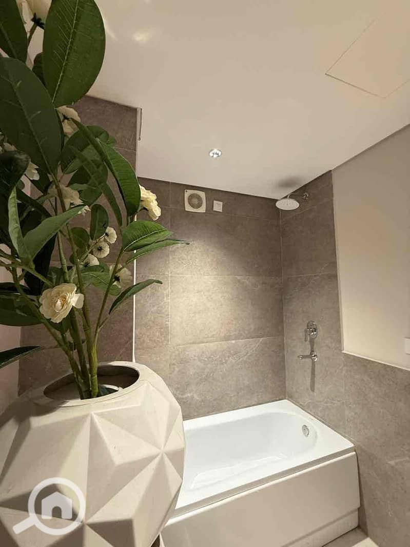 19 f46d22cb-78e0-40e9-9eec-1da460ce8962. jpg