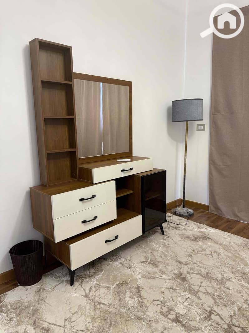 24 38dffa0c-4787-427b-94ae-8dd209fc25be. jpg