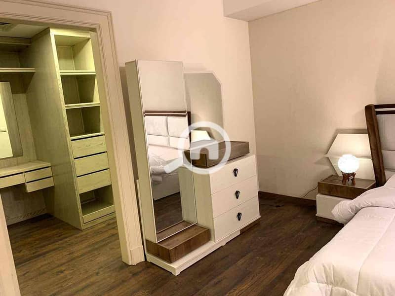 11 775d5f6b-1024-4b8c-a824-aaab8c7c5360. jpg