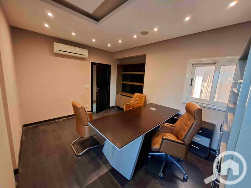 11 ٢٠٢٥١٢٠١_١٥٢٠٤٢. jpg