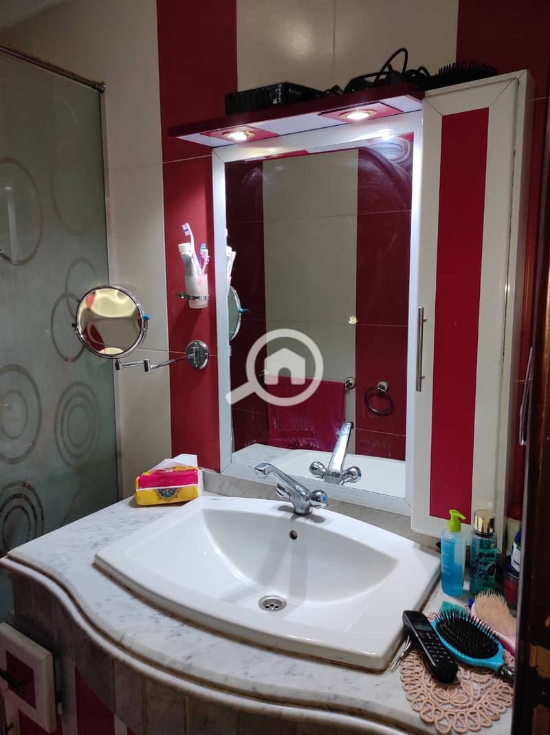 6 8f872a10-c5bf-4f8c-a855-a1ca18f9e5b7. jpeg