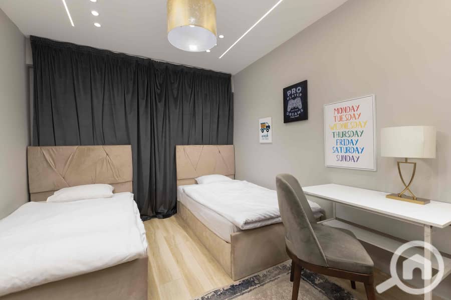 12 a4417a05-7b23-4c5a-9642-2d94110c43a6. jpg