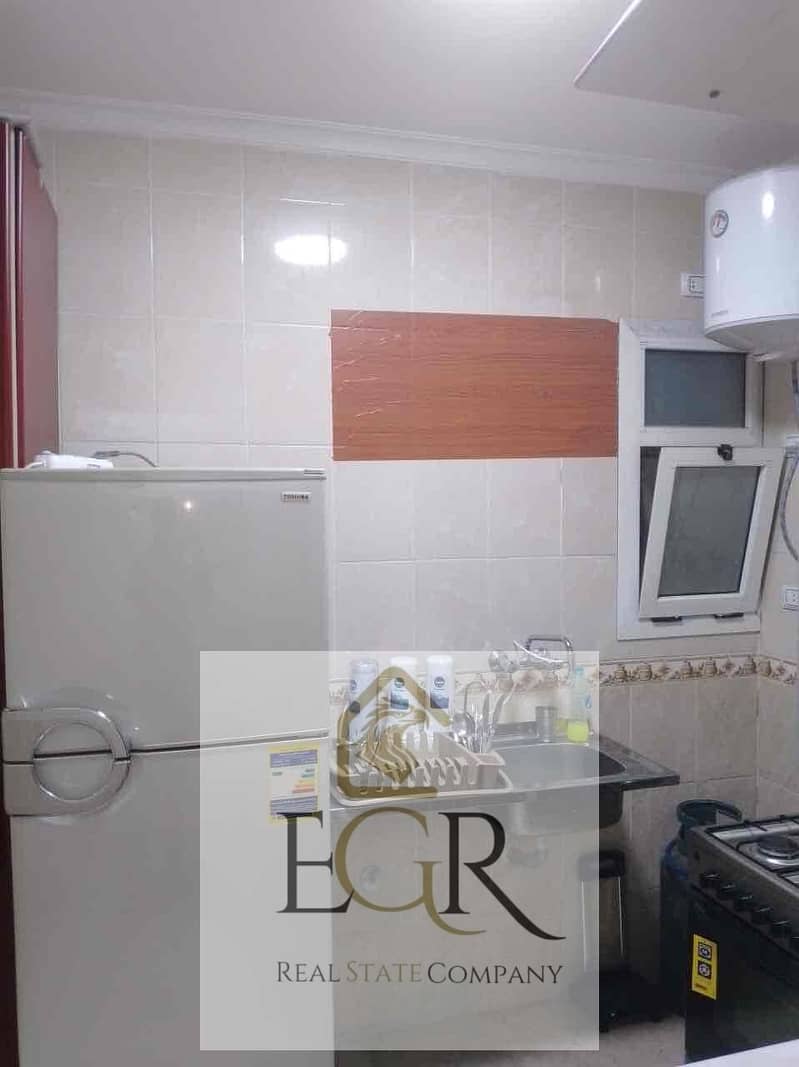 12 41f72715-8a21-4e45-8132-2f10a753edda. jpg