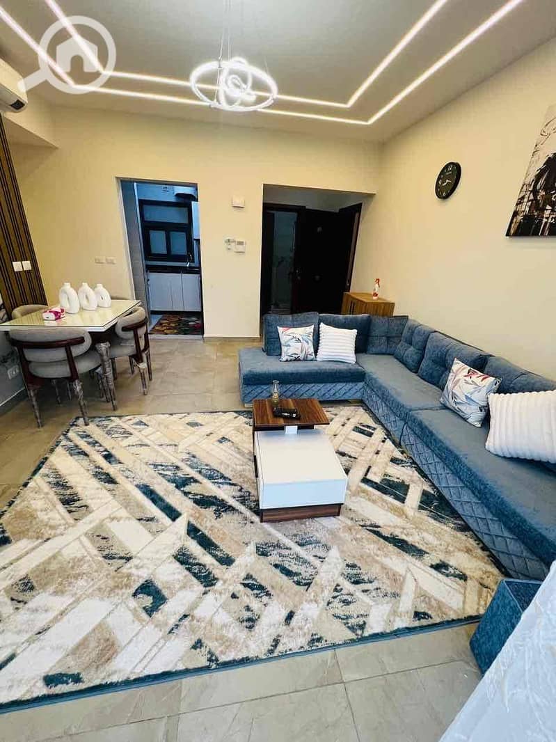 5 81669afc-9e85-43e5-8ba0-1c7fd61c4b88. jpg