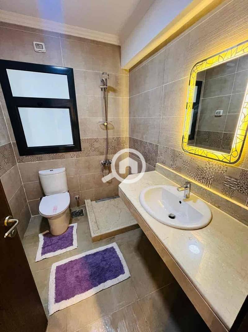 8 121d213f-15c6-41f7-8d8d-13dc2c68f3dd. jpg