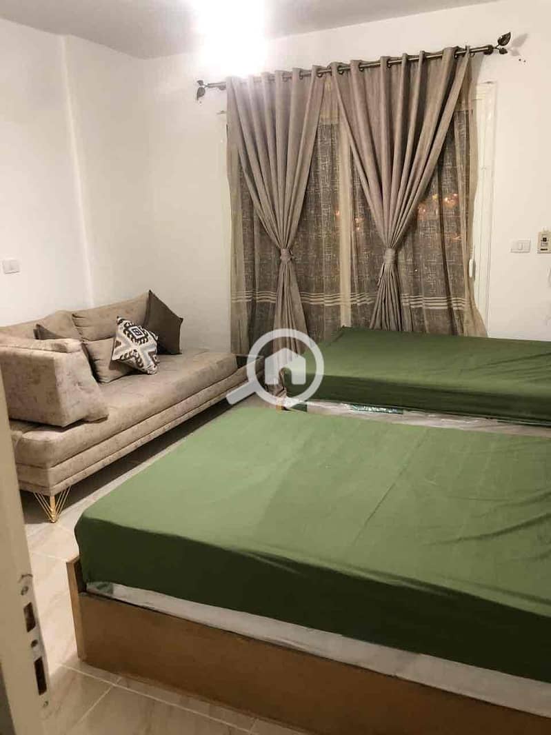 10 3edda600-fc02-4124-9602-c9fcd180acc8. jpg