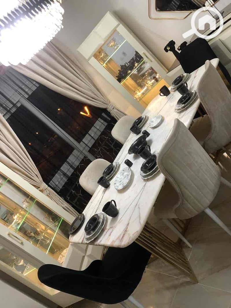 11 94fe36e7-3f89-4edd-bd4e-928c5b7fdcf2. jpg