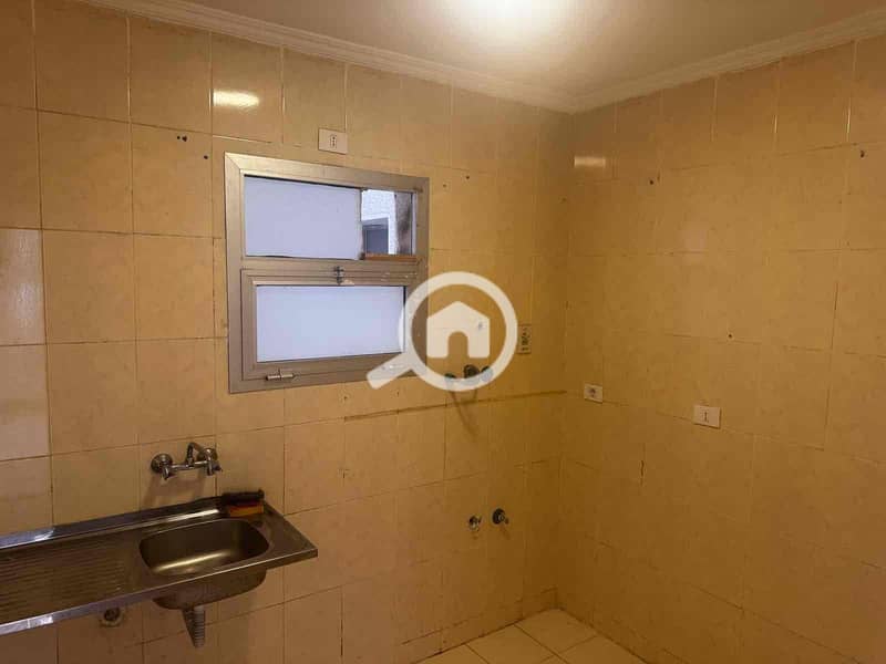 10 f95461f2-51c3-4a63-889b-c2cb065441a1. jpg