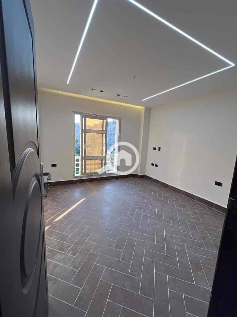 3 02817abd-a35c-4e45-ab79-880f87cbed08. jpg