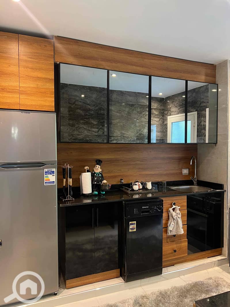 7 8972ff19-e3a5-44b8-88f9-85279f279028. jpg