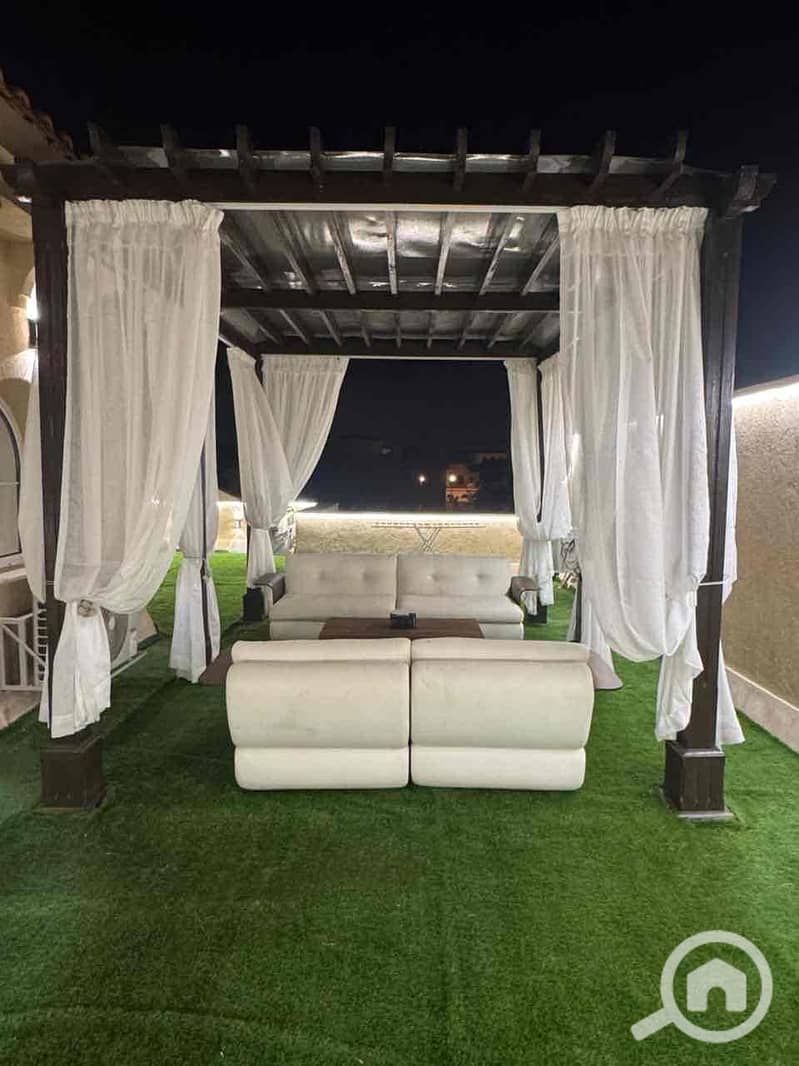 10 2384f879-c6e7-44c3-ab8d-54cbe1f1d4bd. jpg